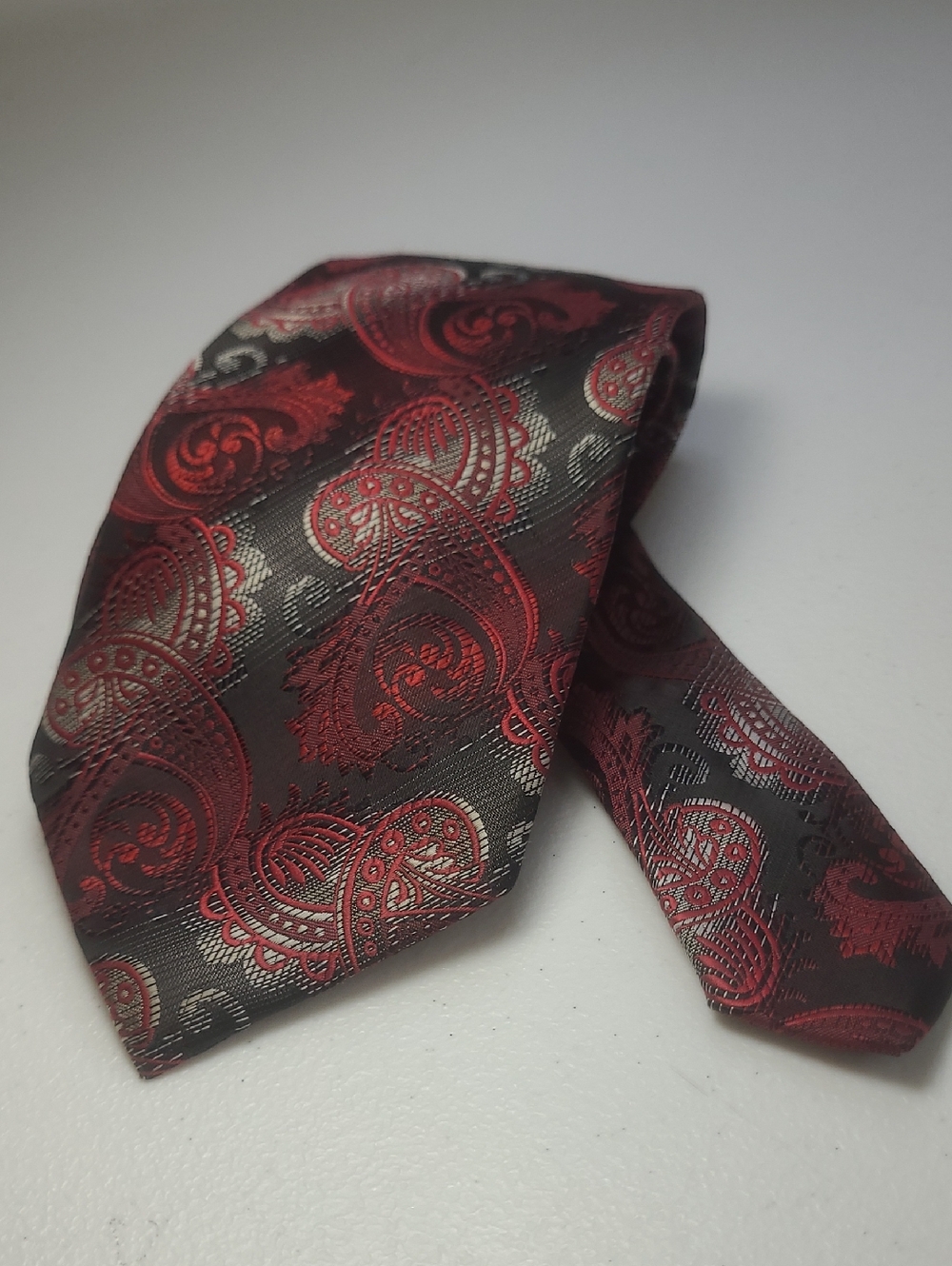 Shlax & Wing Red and Black Paisley Men's Tie